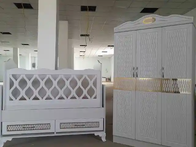 Колыбель со шкафом, Душанбе