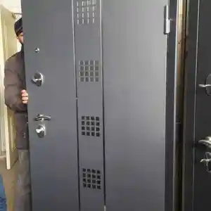 Железная дверь, Душанбе