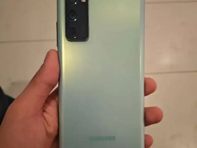 Samsung Galaxy S20 FE, Исфара
