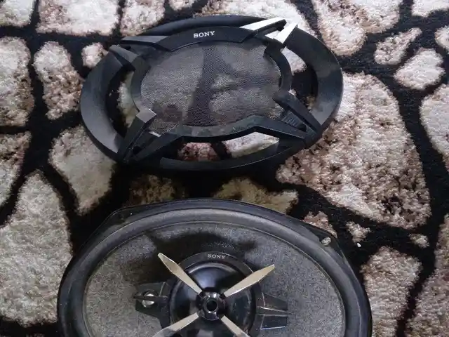 Колонки Sony 2шт, Турсунзаде