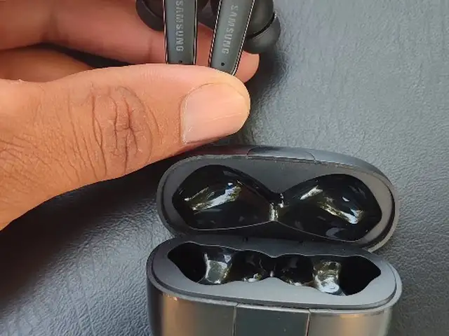 Наушники Samsung, Ҷалолиддин Балхӣ (Румӣ)