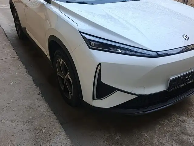 Dongfeng L7