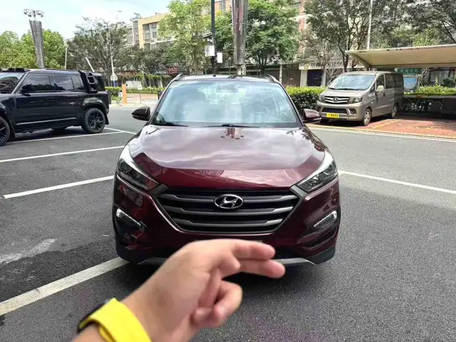 Hyundai Tucson