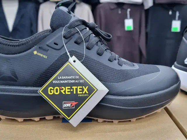 Термокроссовки Reebok, Худжанд