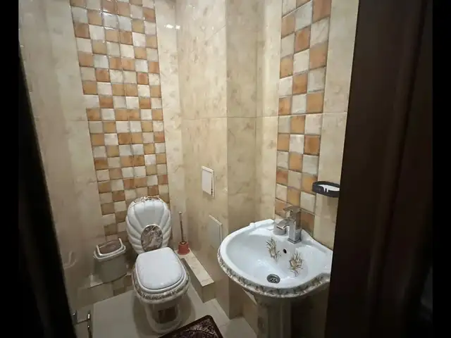 3-комн. квартира, 5 этаж, 130м², сомони, Душанбе