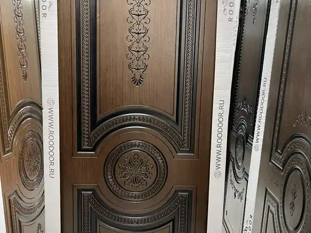 Дверь из шпона, Душанбе