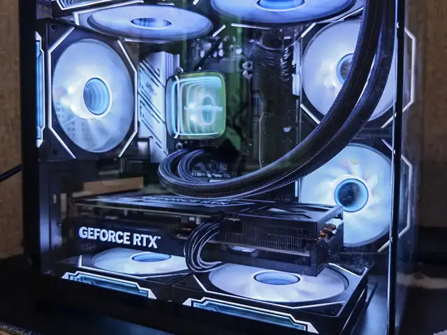 Персональный компьютер rtx 4070 + ryzen 5 7500f + 16gb 6000mhz cl36 lexar, Душанбе