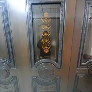 Дверь из шпона, Душанбе