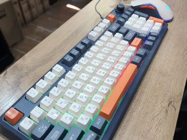 Клавиатура с мышью K820, Хуҷанд