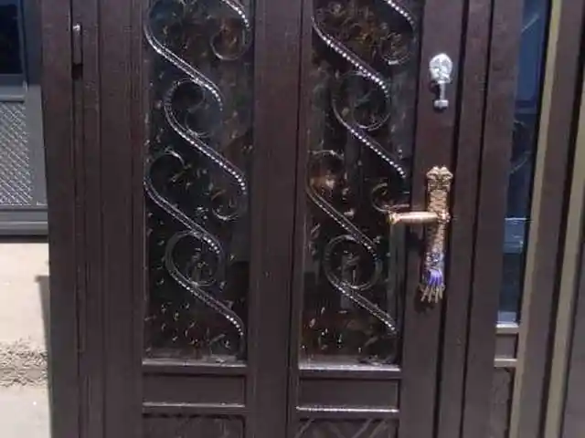 Дверь, Душанбе