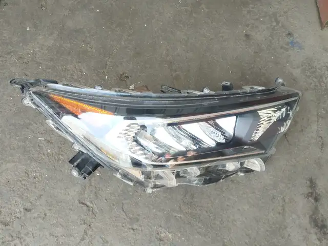 Фари Пеши Toyota RAV4 2020, Хуҷанд
