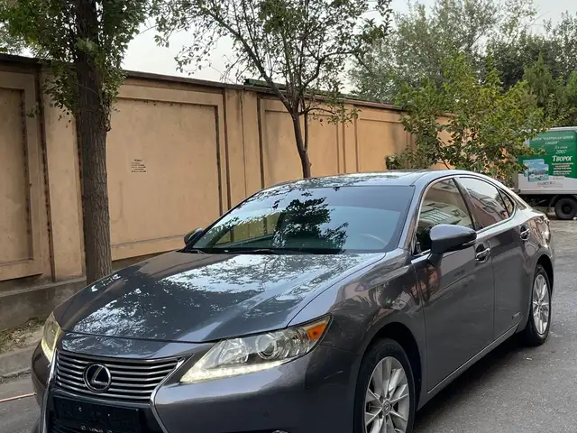 Lexus ES series