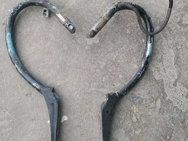 Петля багажника от Mercedes-Benz, Худжанд