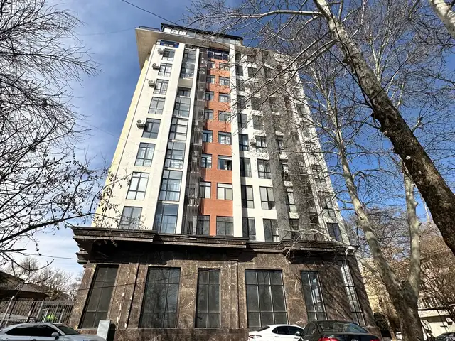 Помещение под свободное назначение, 300м², 91й микрорайон, Поликлиника №10, Сзади Барки Точик, Район Сино, Душанбе