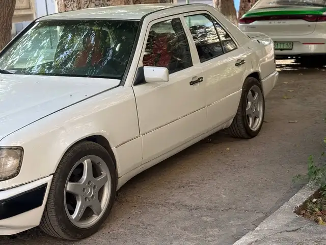 Mercedes-Benz W124