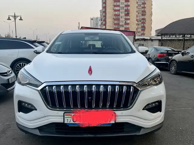 Hongqi E-QM5