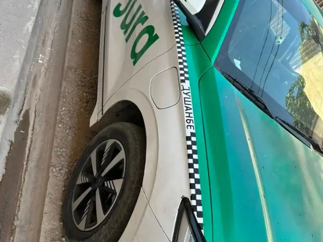 BYD E2