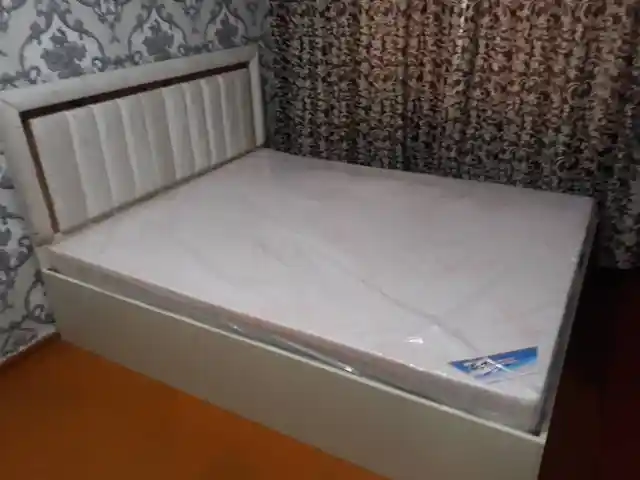 Двуспальная кровать, Душанбе