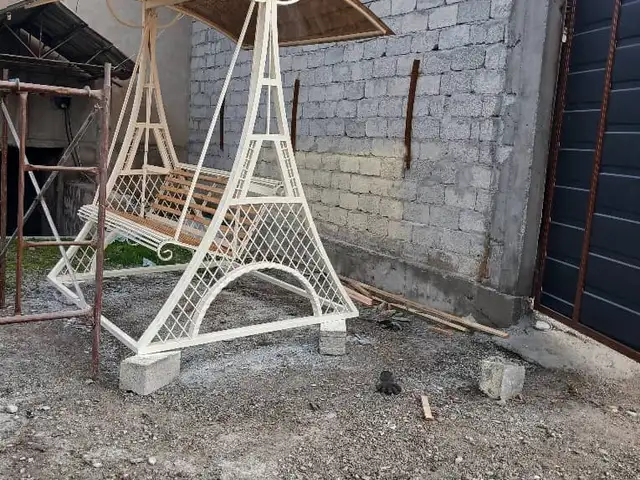 Качели Хой, Вахдат