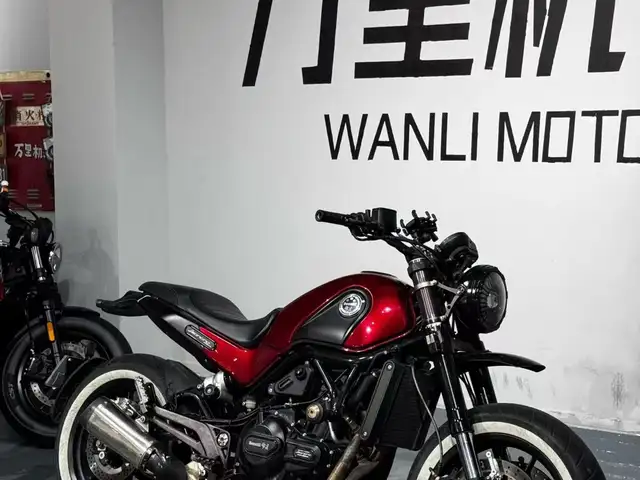 Мотоцикл Benelli 500, Душанбе