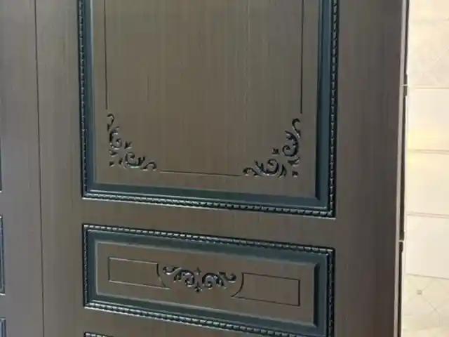 Дверь Шпон, Душанбе