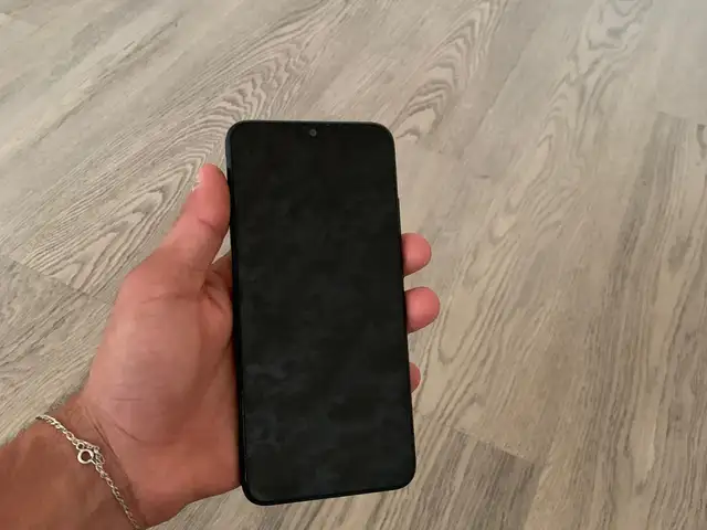 Смартфон Xiaomi Redmi 9С, Вахдат