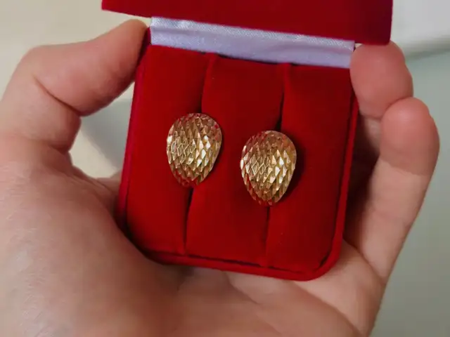 Золотые серьги, Худжанд