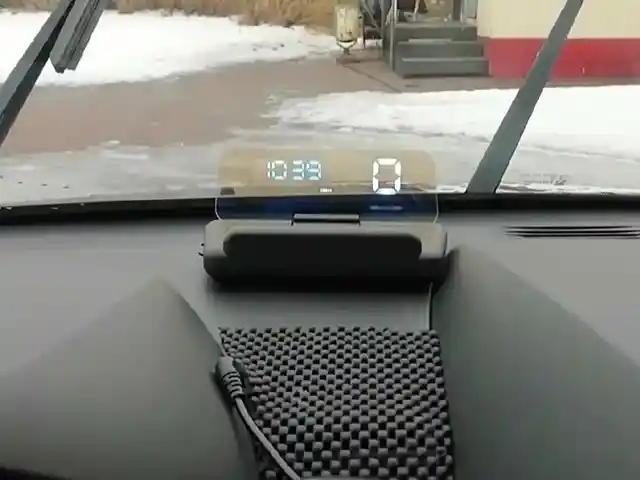 Проекционный дисплей в авто Geyiren C500 HUD, Худжанд