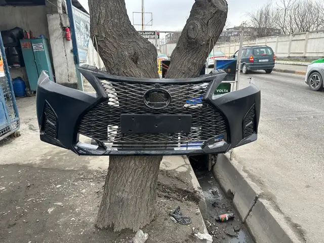 Бампер на Lexus is 250, Душанбе