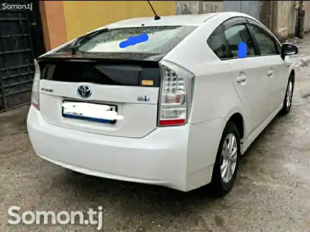 Задние нетонированные стекла от Toyota Prius, Душанбе