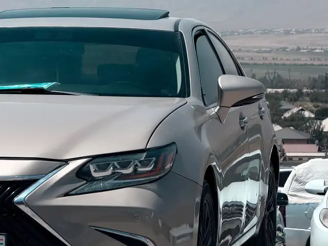 Lexus ES series