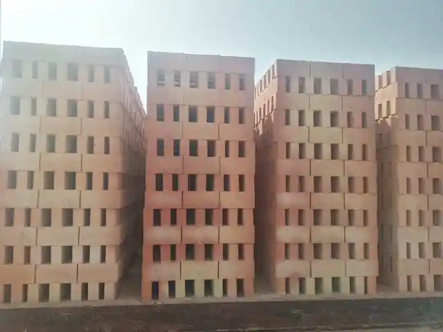 Хишти пухта, Худжанд