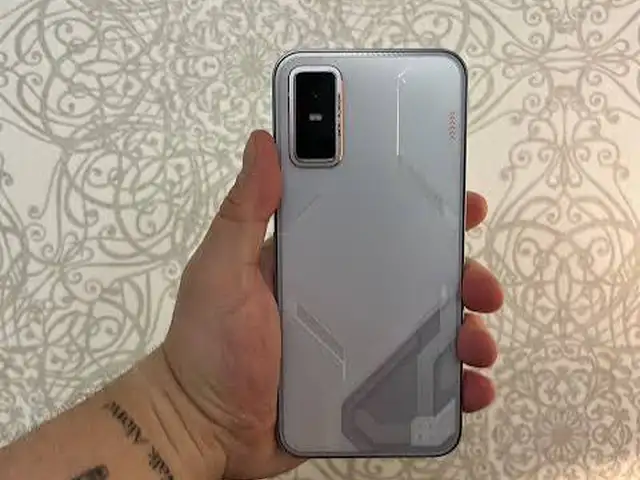 Infinix GT 30, Дӯстӣ (Ҷиликул)