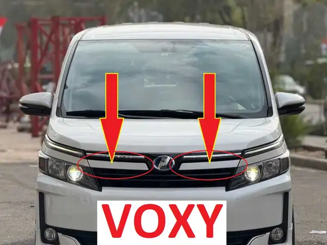 Накладка от Toyota Voxy., Душанбе