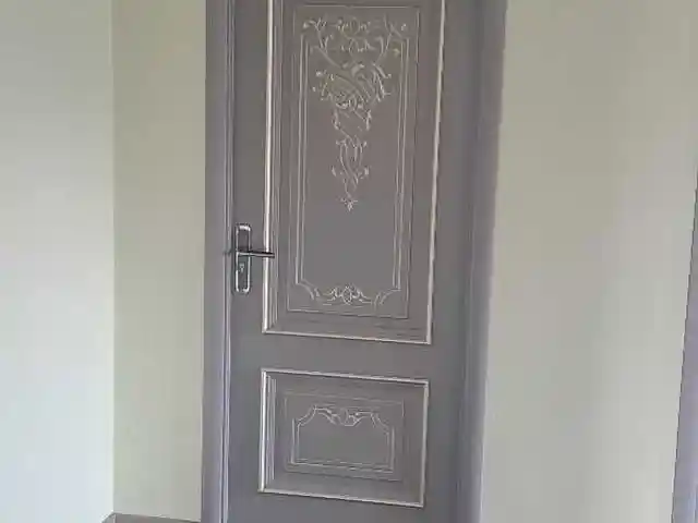 Дверь Багет, Душанбе