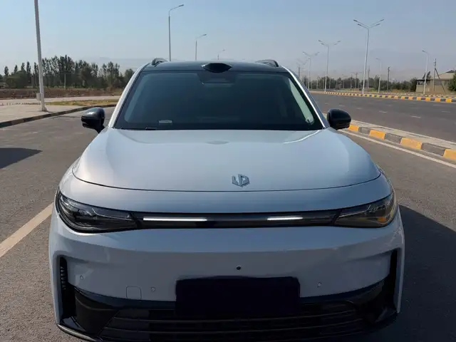 Leapmotor C16