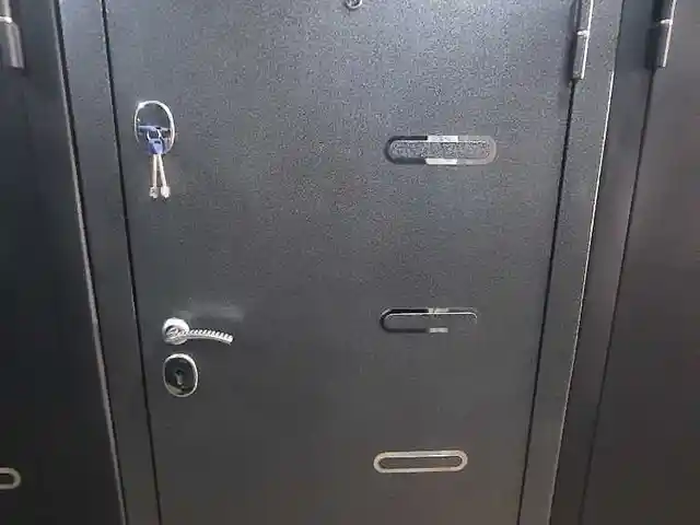 Заводская дверь, Душанбе
