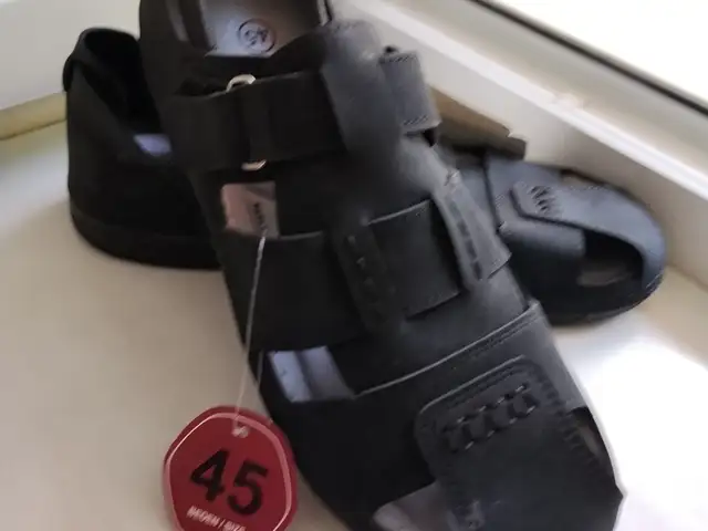 Мужские босоножки, Душанбе
