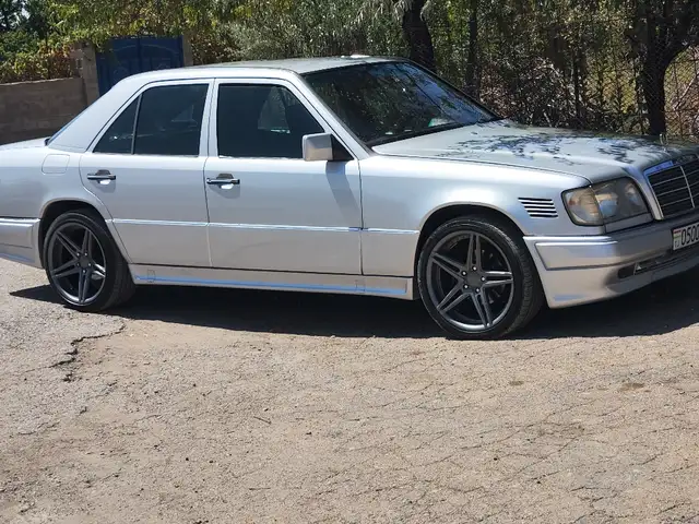 Mercedes-Benz W124