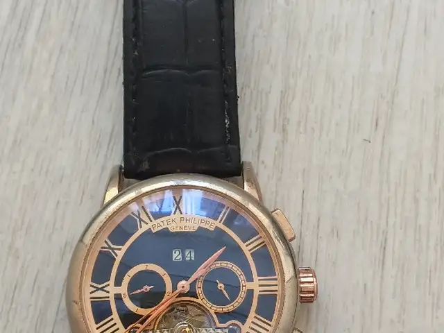 Часы patek, Бохтар (Курган-Тюбе)