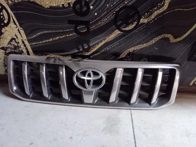Решетка радиатора от Toyota Prado 120, Худжанд