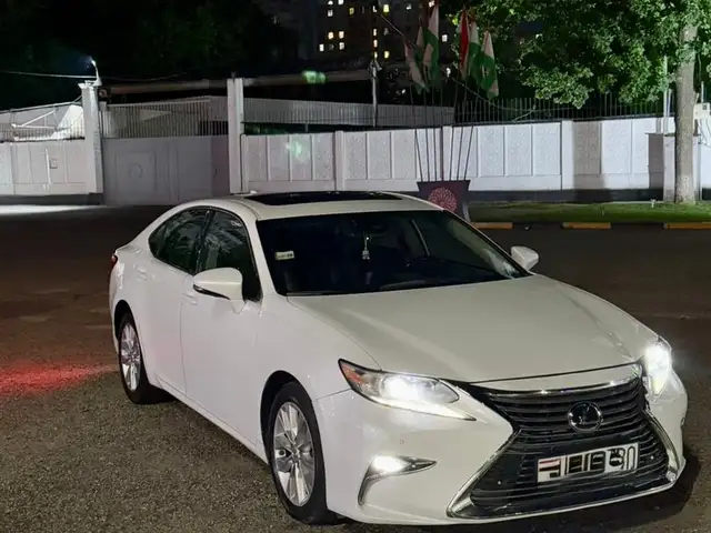 Lexus ES series