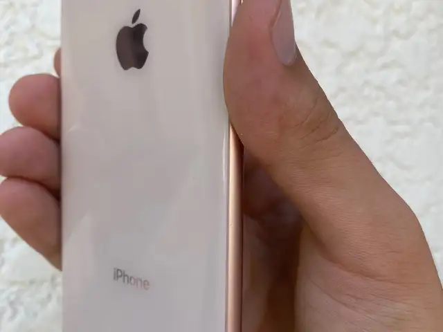 Apple iPhone 8, 64 gb, Gold, Хуҷанд