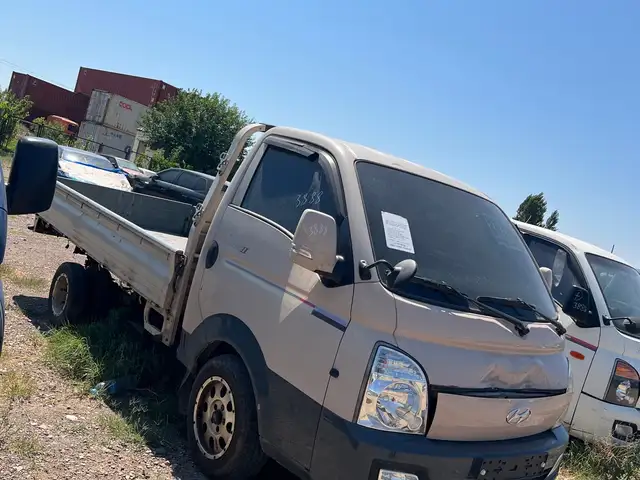 Бортовой автомобиль Hyundai Porter, 2016, Худжанд