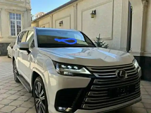 Лобовое стекло на Lexus LX600, Душанбе