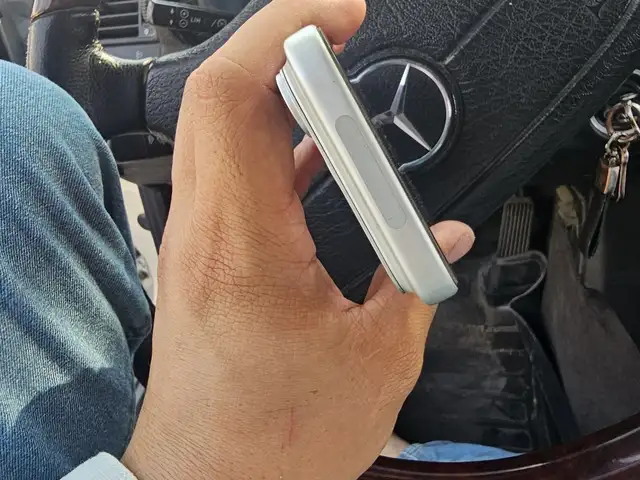 Apple iPhone 17 Pro, 256 gb, Silver, Худжанд