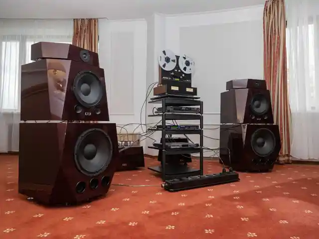 Мощные колонки с усилителем на прокат, Хуҷанд