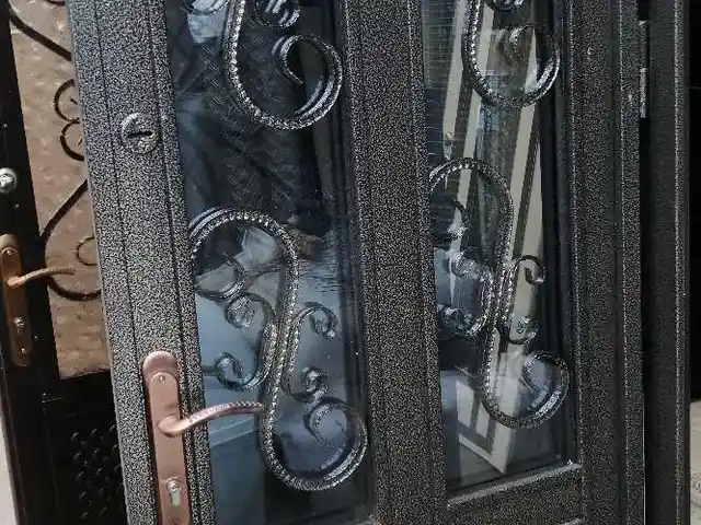Дверь, Душанбе