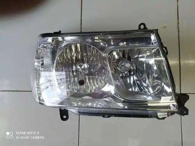 Фары передние Toyota Land Cruiser 100 2005г, Душанбе
