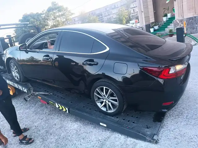 Lexus ES series